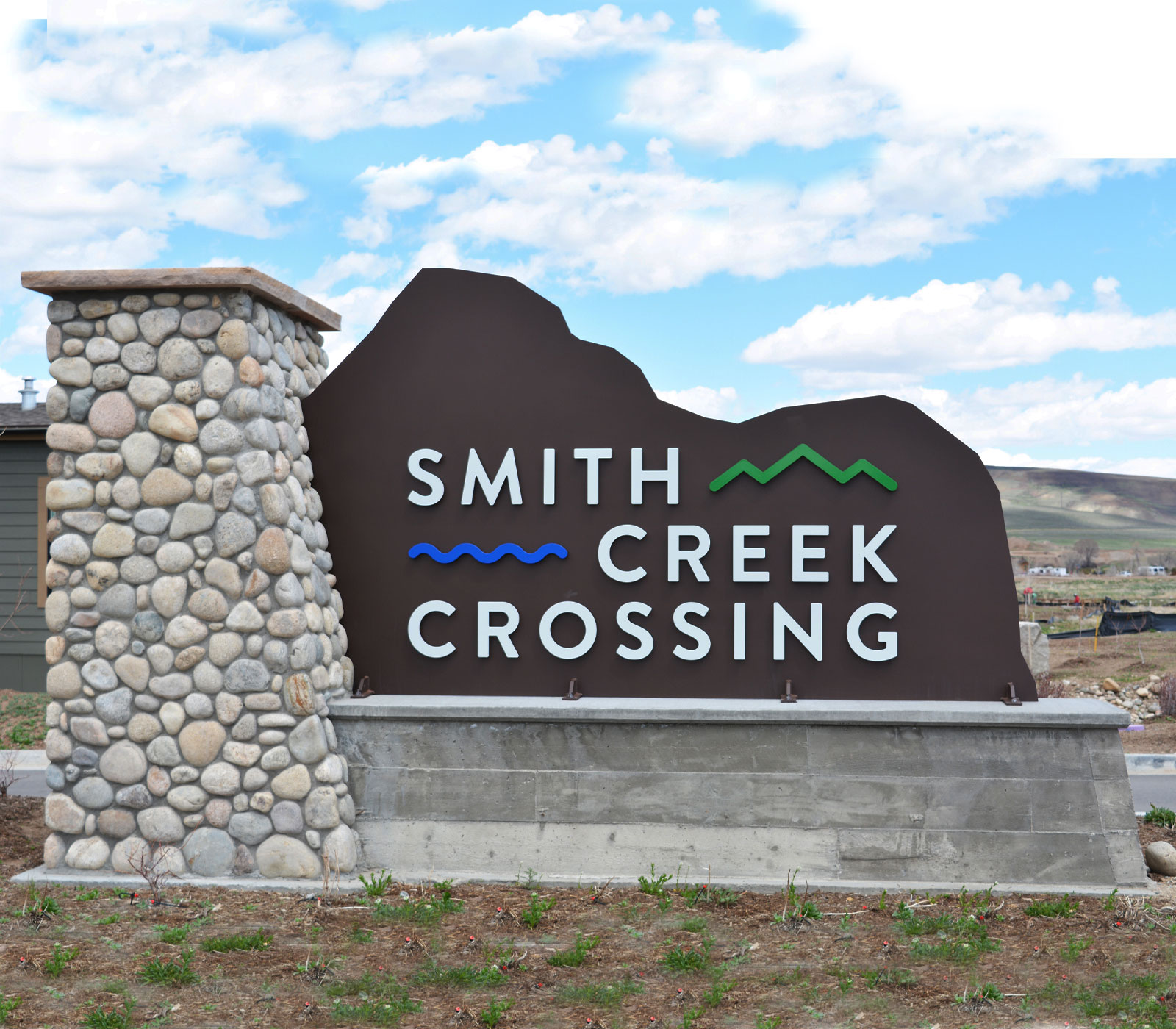 Smith Creek Crossing Entry Sign